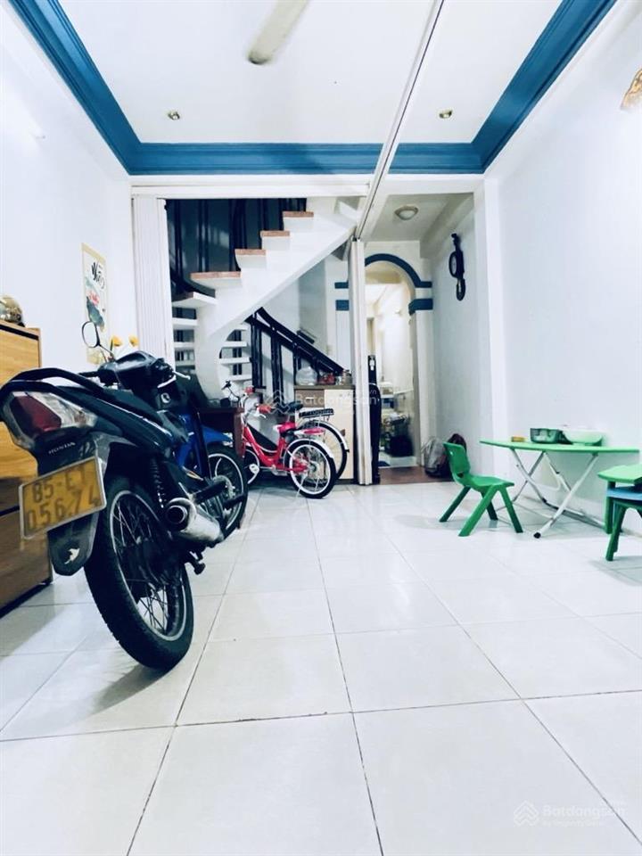 Hiếm  mặt tiền đường số q4  32.5m2  4 tầng đúc  1 đời chủ  chỉ 9.5 tỷ