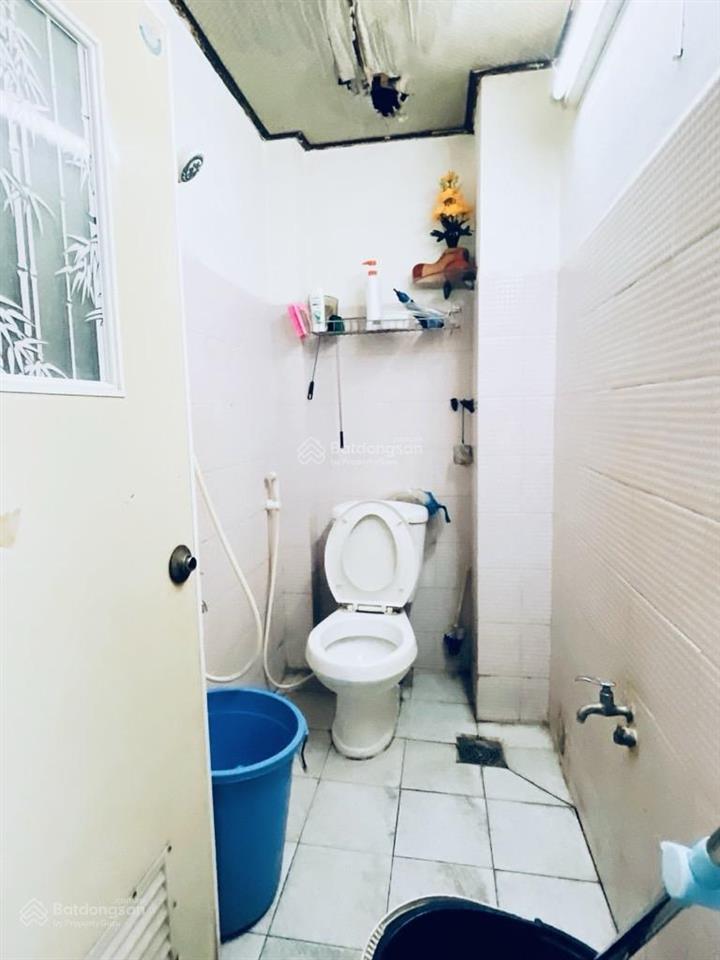 Hiếm  mặt tiền đường số q4  32.5m2  4 tầng đúc  1 đời chủ  chỉ 9.5 tỷ