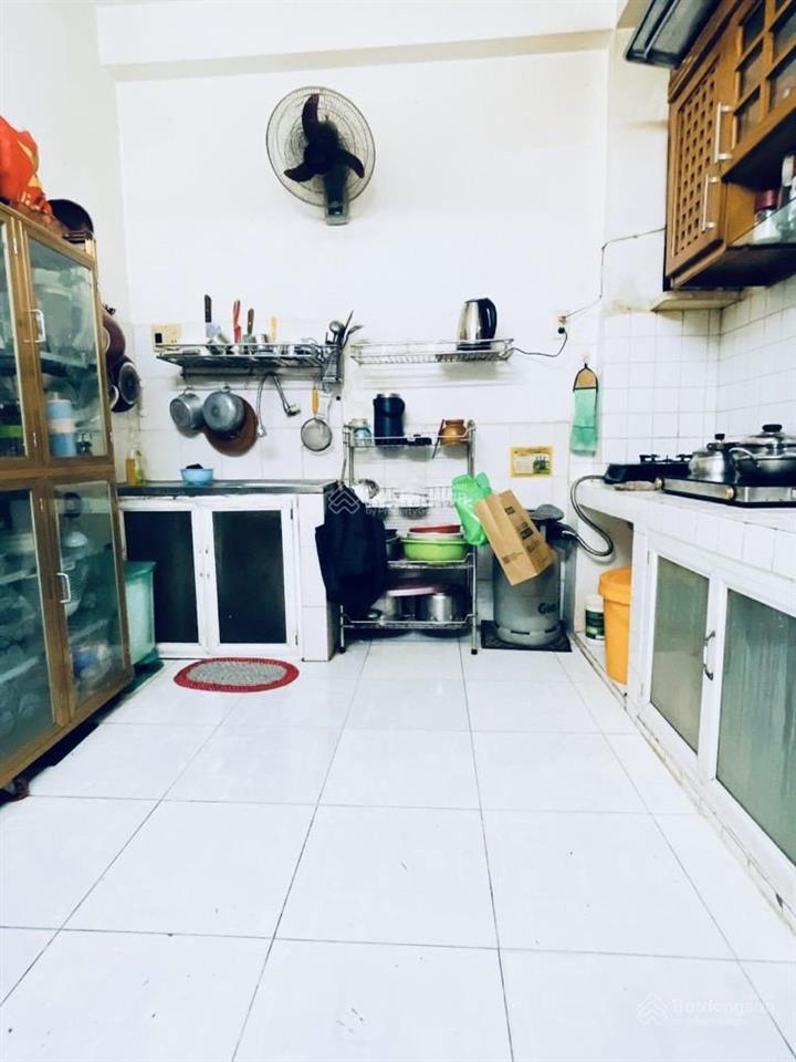 Hiếm  mặt tiền đường số q4  32.5m2  4 tầng đúc  1 đời chủ  chỉ 9.5 tỷ