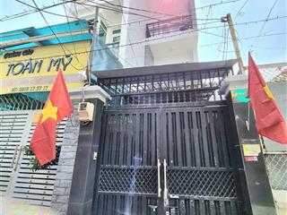 Cách 1 căn ra mặt tiền xóm chiếu q4  70m2  4 tầng đúc  hẻm 4m  không qh  chỉ 7.9 tỷ