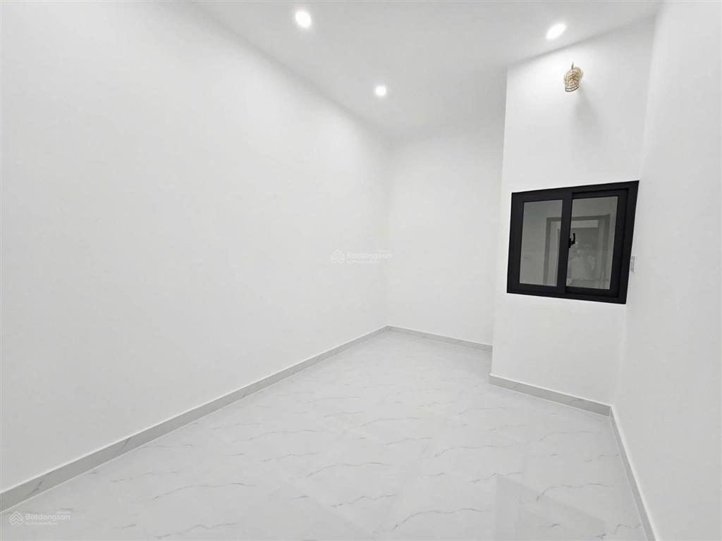 Nhà nguyễn khoái q4 sát hẻm otô 41m2 2 tầng đúc chỉ 4 tỷ nhỉnh