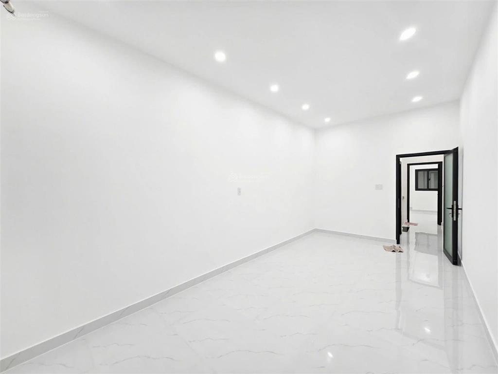 Nhà nguyễn khoái q4 sát hẻm otô 41m2 2 tầng đúc chỉ 4 tỷ nhỉnh