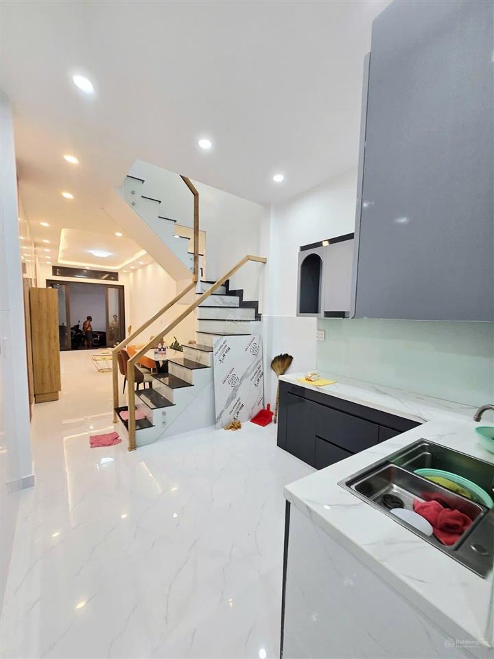 Nhà nguyễn khoái q4 sát hẻm otô 41m2 2 tầng đúc chỉ 4 tỷ nhỉnh