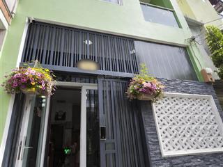 Nhà đẹp q4 4 tầng đúc 30m2 kdc hiện huữ  có sân rộng chỉ 4 tỷ nhỉnh