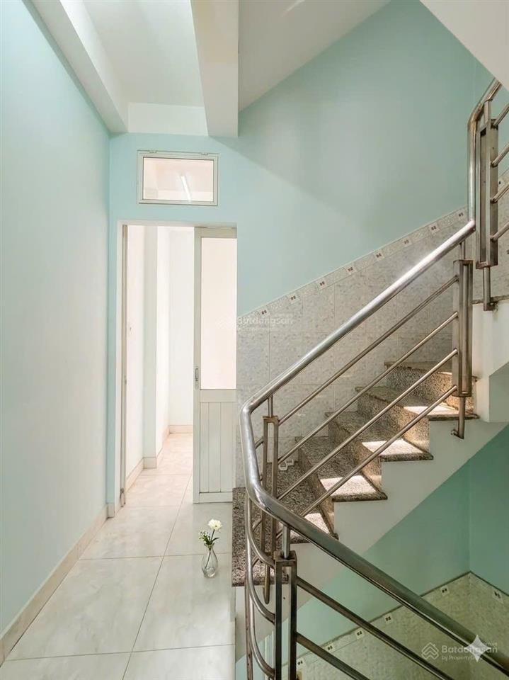 Nguyễn tất thành q4 hẻm otô 26m2 5 tầng đúc ko qh chỉ 5 tỷ nhỉnh