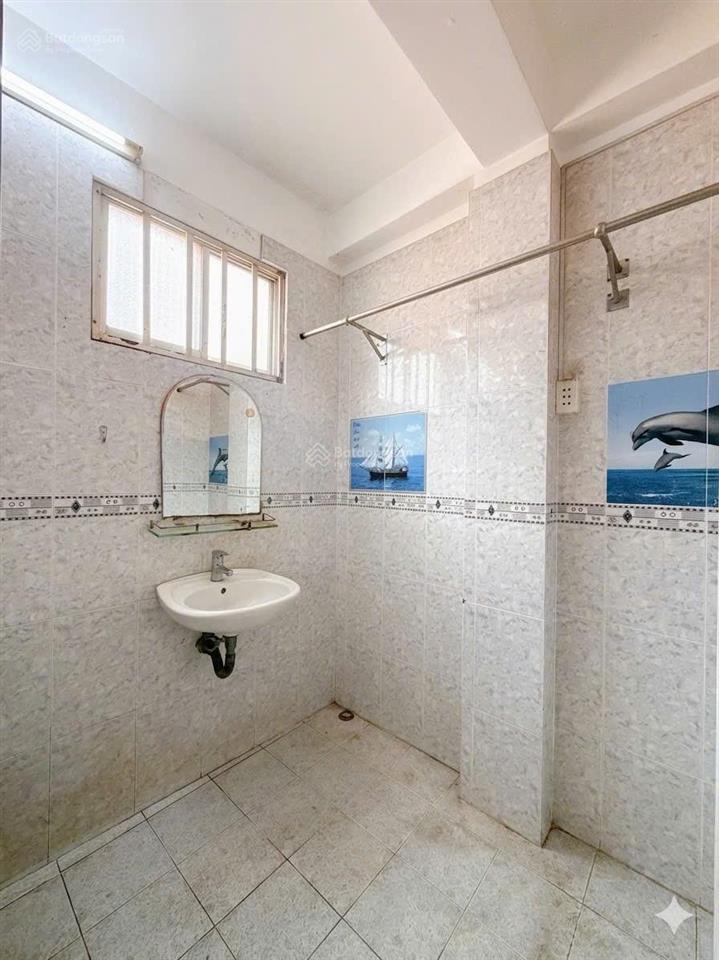 Nguyễn tất thành q4 hẻm otô 26m2 5 tầng đúc ko qh chỉ 5 tỷ nhỉnh