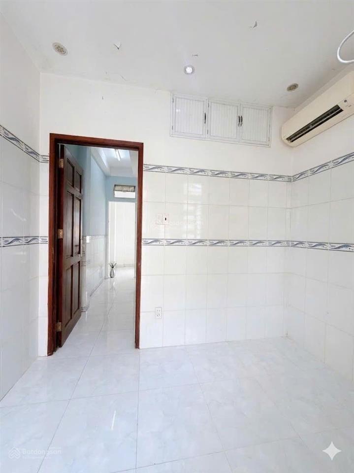 Nguyễn tất thành q4 hẻm otô 26m2 5 tầng đúc ko qh chỉ 5 tỷ nhỉnh