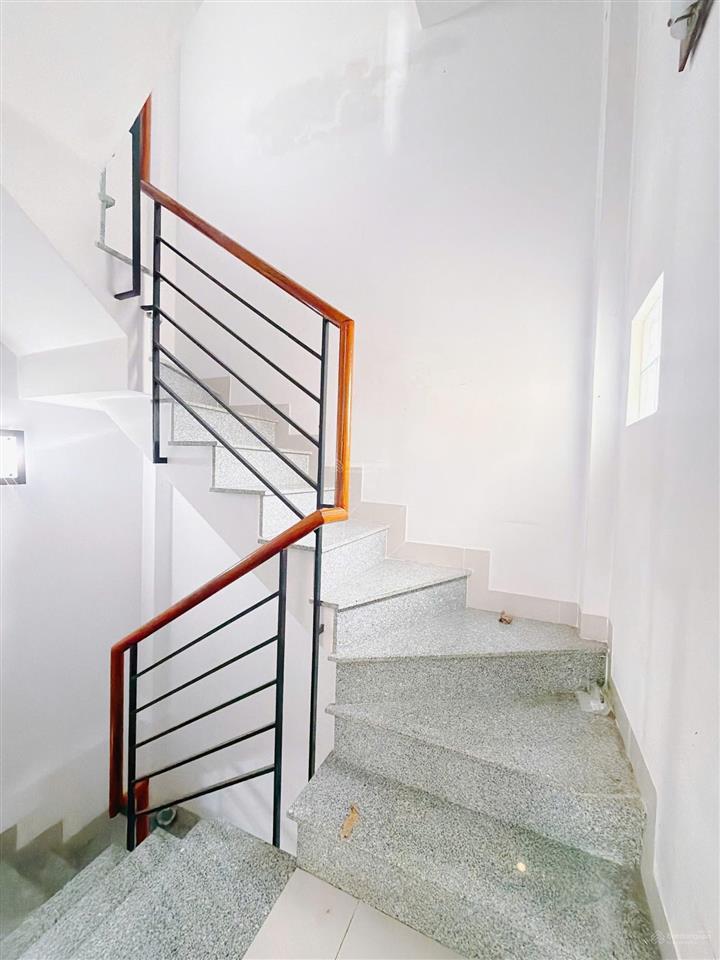 Nhà đẹp q4 5 tầng đúc 3x7m kdc hiện huữ  chỉ 3 tỷ nhỉnh