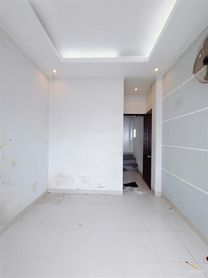 Nhà đẹp q4 5 tầng đúc 3x7m kdc hiện huữ  chỉ 3 tỷ nhỉnh