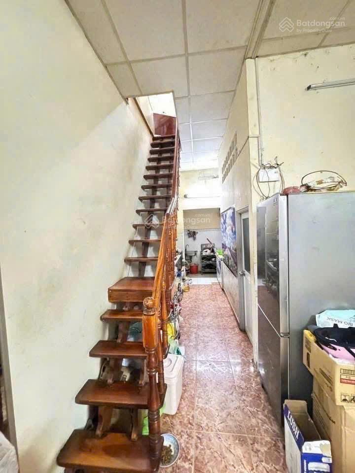 Đoàn văn bơ q4  hẻm đẹp  45m2, ngang 4,1x12m  2 tầng đúc  sân rộng để xe  chỉ 4 tỷ nhỉnh