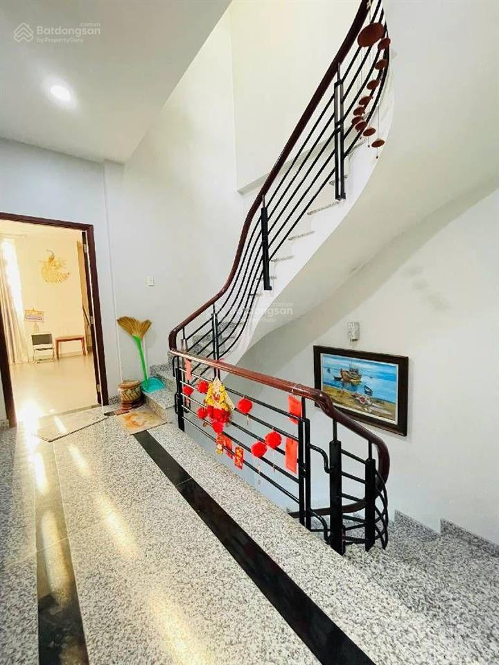 Nhà đẹp q7  135m2 ngang 7m  hẻm 8m  3 tầng đúc  chỉ 12 tỷ nhỉnh