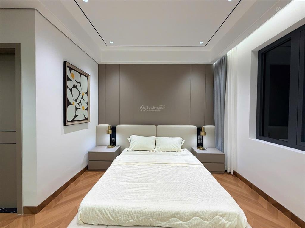 Mặt tiền hẻm 8m phú thuận q7  4 tầng  75m2  thang máy  nội thất luxury