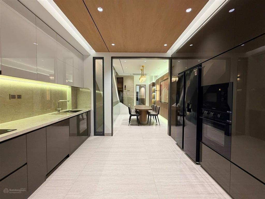 Mặt tiền hẻm 8m phú thuận q7  4 tầng  75m2  thang máy  nội thất luxury