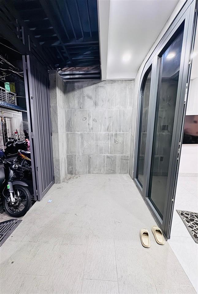Siêu phẩm căn góc q4  hẻm 5m  43m2  2 lầu đúc  kdc hiện hữu