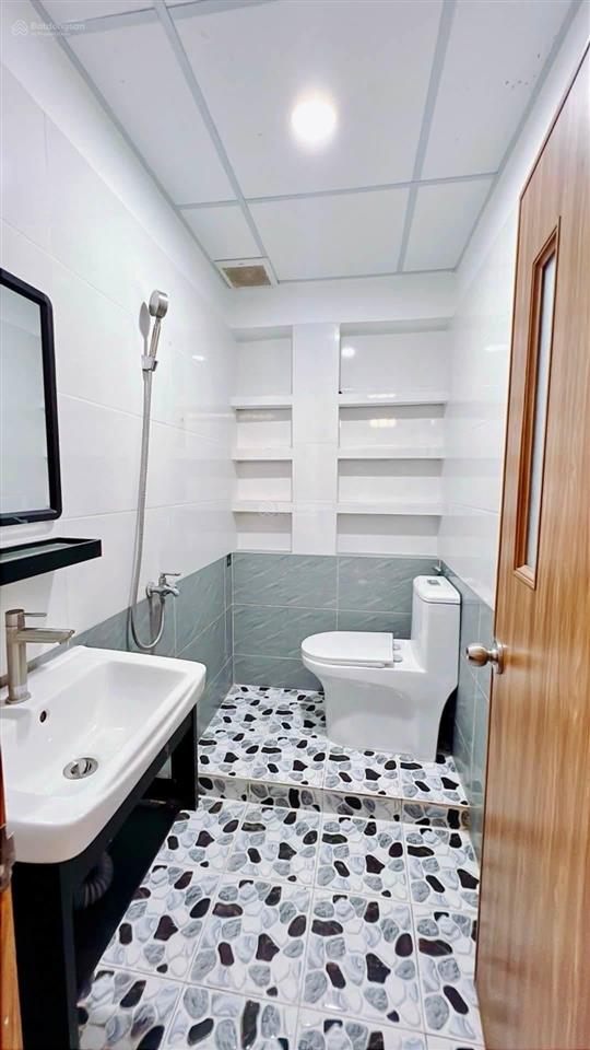 Khánh hội q4  sát mặt tiền  45m²  hẻm 4m  2 tầng  chỉ 4 tỷ nhỉnh