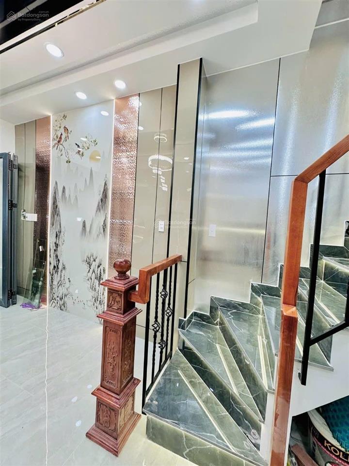 Ngay cầu cammet q4  vài bước ra mặt tiền  3.1x7.9m  4 tầng  không lộ giới  chỉ 5.6 tỷ