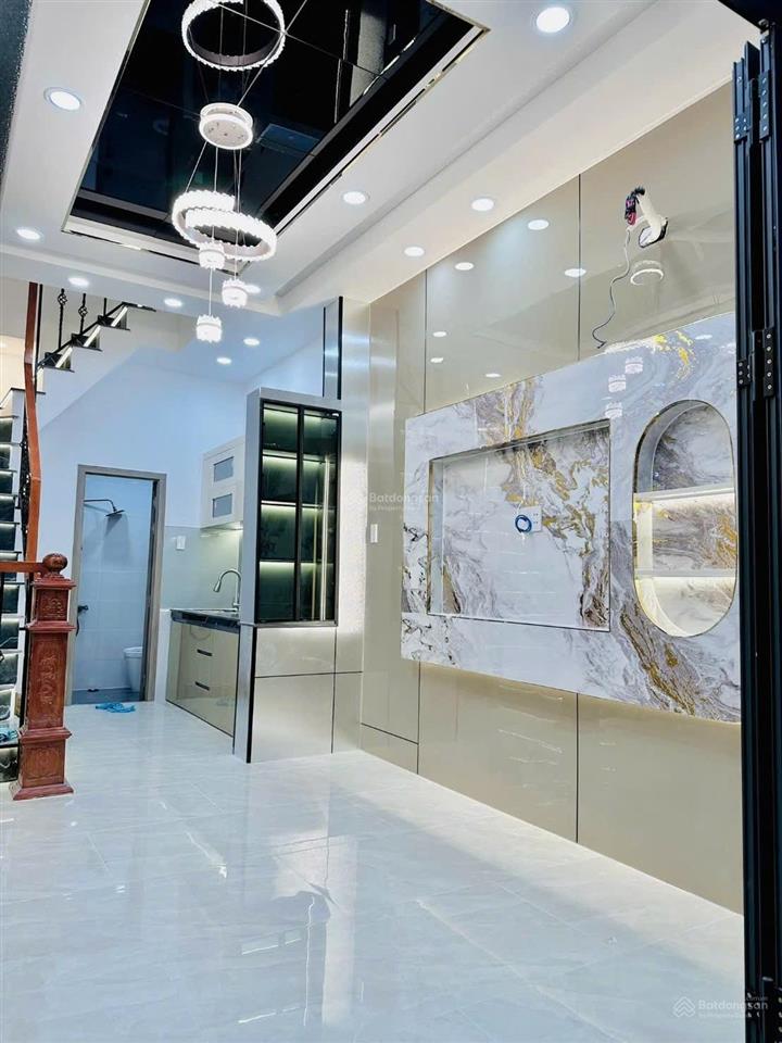 Ngay cầu cammet q4  vài bước ra mặt tiền  3.1x7.9m  4 tầng  không lộ giới  chỉ 5.6 tỷ