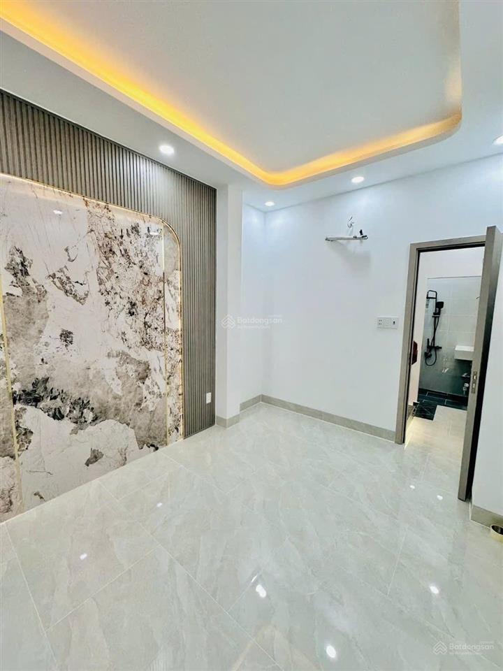 Ngay cầu cammet q4  vài bước ra mặt tiền  3.1x7.9m  4 tầng  không lộ giới  chỉ 5.6 tỷ