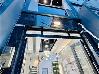 Ngay cầu cammet q4  vài bước ra mặt tiền  3.1x7.9m  4 tầng  không lộ giới  chỉ 5.6 tỷ