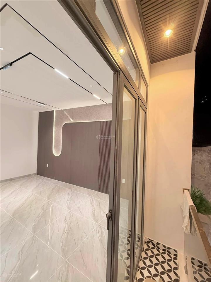 Khánh hội q4  hẻm 4m  4x10m  4 tầng  ko lộ giới  chỉ 8,8 tỷ nhỉnh