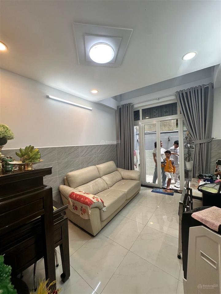 Xóm chiếu q4  5 lầu đúc  26m2  hoàn công  chỉ 3 tỷ nhỉnh