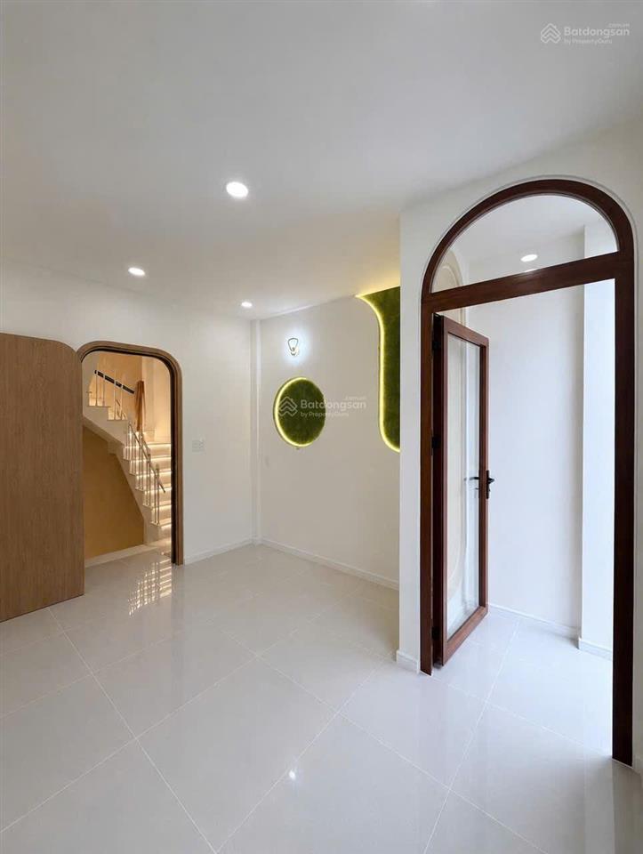 Hoàng diệu  q4  4 lầu  32,8m2  kdc hiện hữu  chỉ 5,59 tỷ