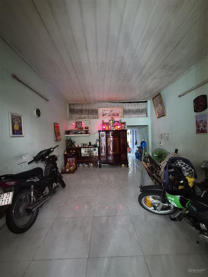 Nhà nguyễn thần hiến q4  sát mt  68m2 nở hậu  kdc hiện hữu  phù hợp xây mới