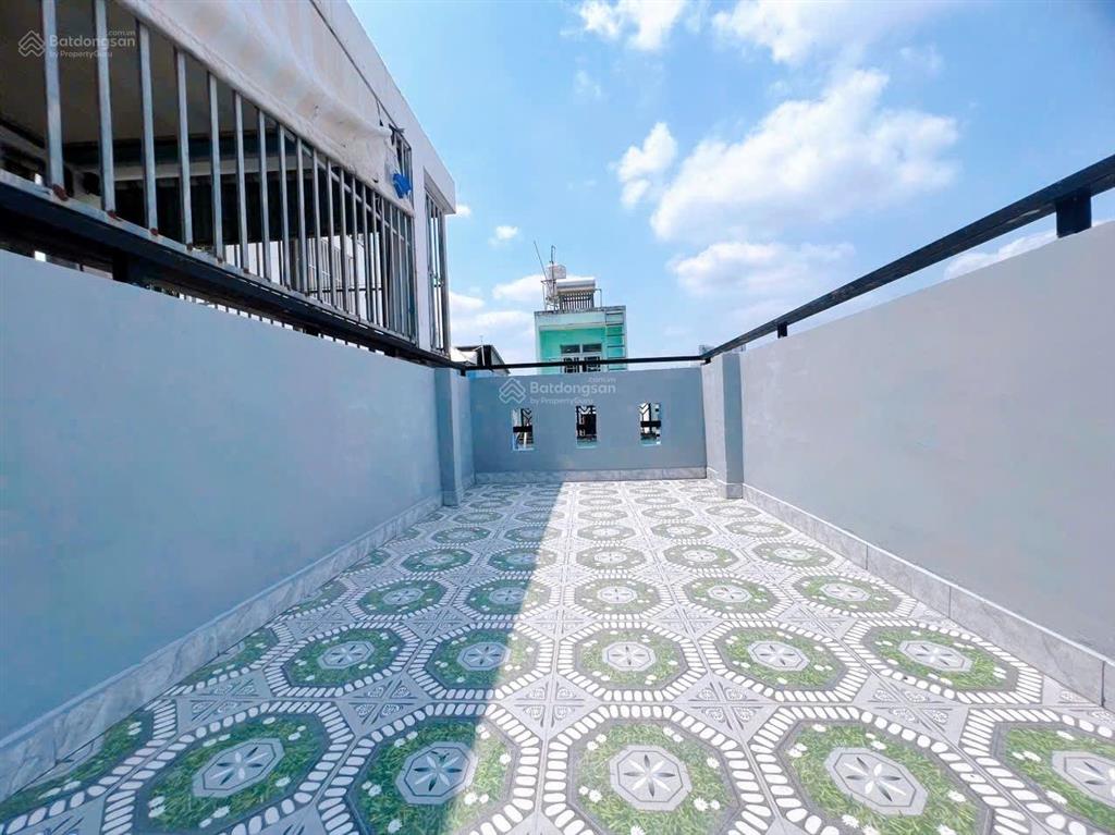Mặt tiền đường số q4  5 tầng đúc  dts 77m2  hoàn công  chỉ 4 tỷ nhỉnh