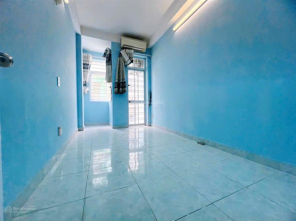 Mặt tiền đường số q4  5 tầng đúc  dts 77m2  hoàn công  chỉ 4 tỷ nhỉnh