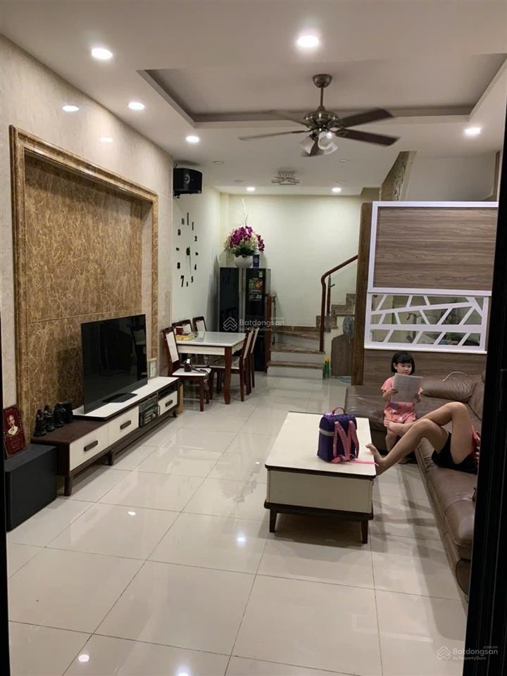Mặt tiền hụt quận 4 4 lầu 4x11 hoàn công chỉ 7 tỷ nhỉnh