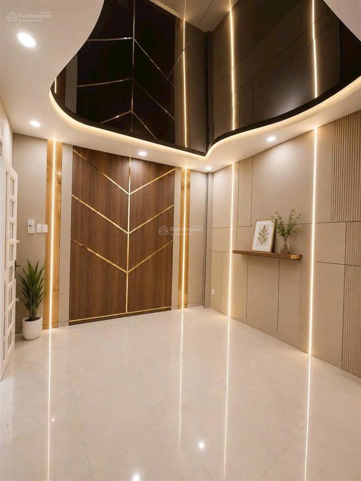 Sát mặt tiền q4 4 tầng 7x3,5 ko qh, hoàn công chỉ 4 tỷ