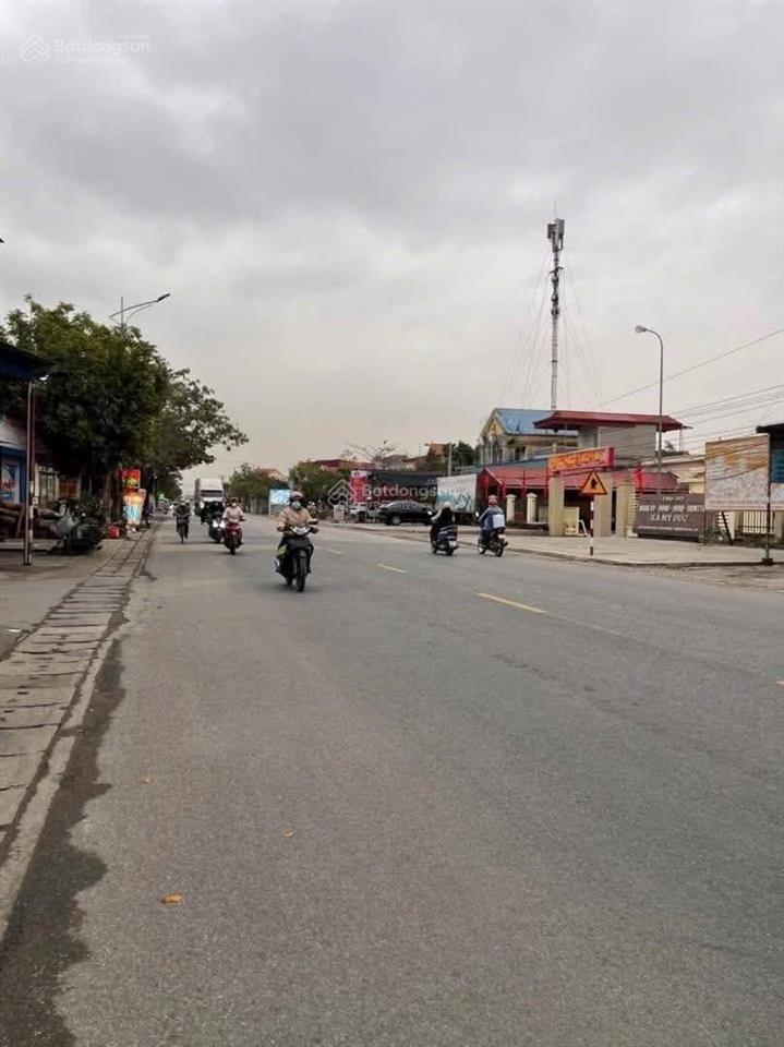 Đất đẹp  chỉ 5 phút full tiện ích  mời quý ac đầu tư, mua để ở.