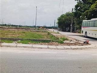 Vị trí kim cương nằm đúng tâm điểm kcn cẩm văn quốc tuấn đón đầu 20.000 công nhân làm việc .