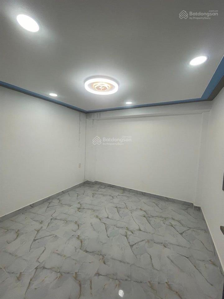 Nhỉnh 3 tỷ có ngay nhà 3 tầng đường hòa bình  tân phú