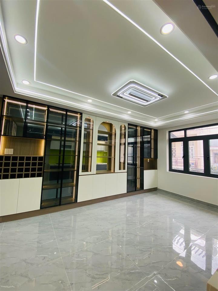 5 tỷ hơn nhà trung tâm bình tân ,hẻm xh, 4x16m, 5pn sân thượng