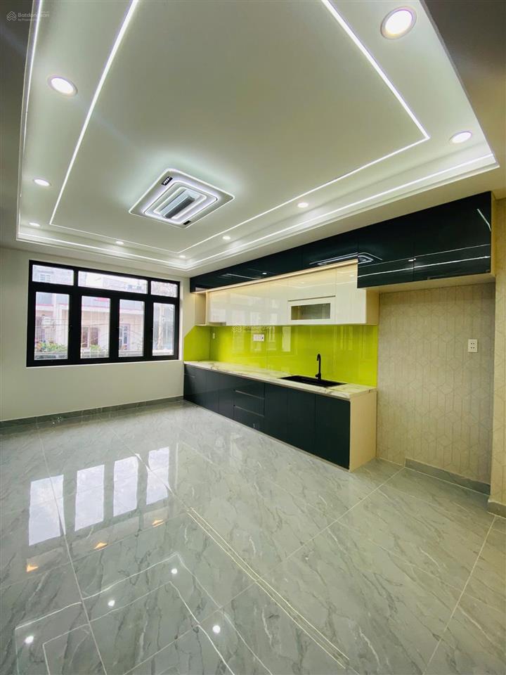 5 tỷ hơn nhà trung tâm bình tân ,hẻm xh, 4x16m, 5pn sân thượng