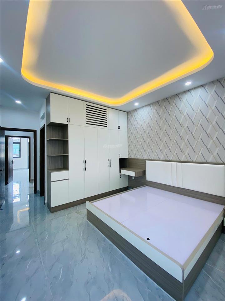 5 tỷ hơn nhà trung tâm bình tân ,hẻm xh, 4x16m, 5pn sân thượng