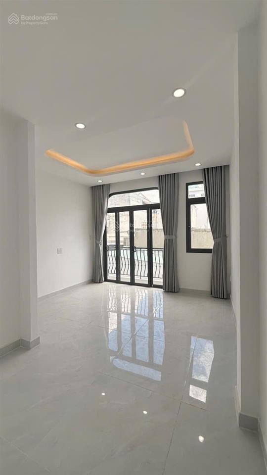 Mặt tiền kinh doanh 6, xtỷ, ngay trung tâm bình tân 8x8m shr