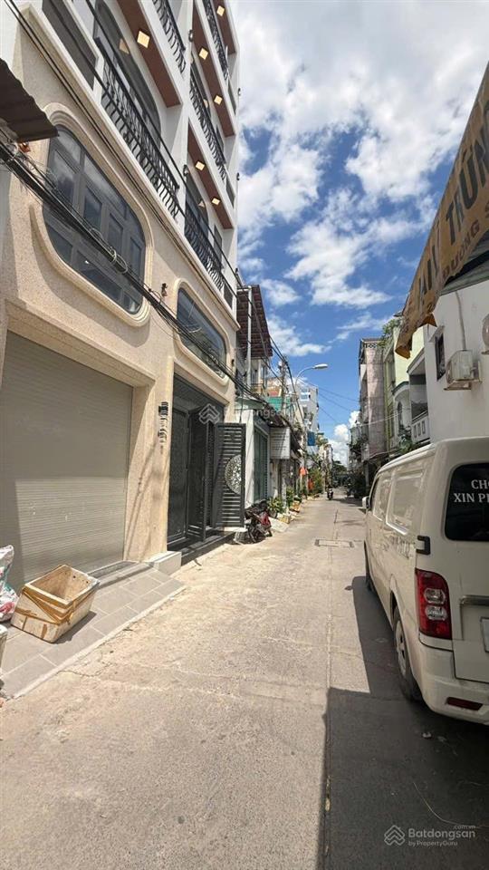 Mặt tiền kinh doanh 6, xtỷ, ngay trung tâm bình tân 8x8m shr