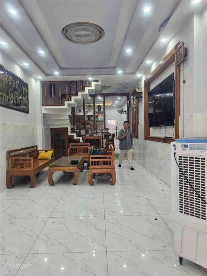 8.xtỷ,mặt tiền kinh doanh tên lửa, 4x16m ,ko lộ giới