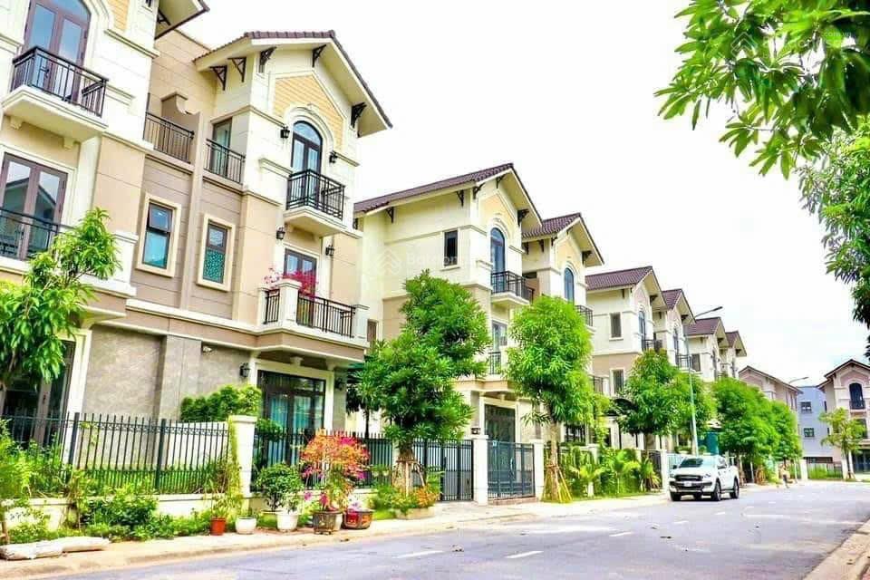 Biệt thự song lập 135m2 chỉ 9,4 tỷ (bao thuế phí)  cách hồ tây 15 phút di chuyển