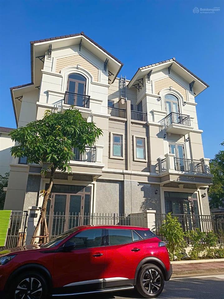 Biệt thự song lập 135m2 chỉ 9,4 tỷ (bao thuế phí)  cách hồ tây 15 phút di chuyển
