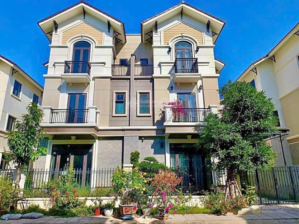 Biệt thự song lập 135m2 chỉ 9,4 tỷ (bao thuế phí)  cách hồ tây 15 phút di chuyển