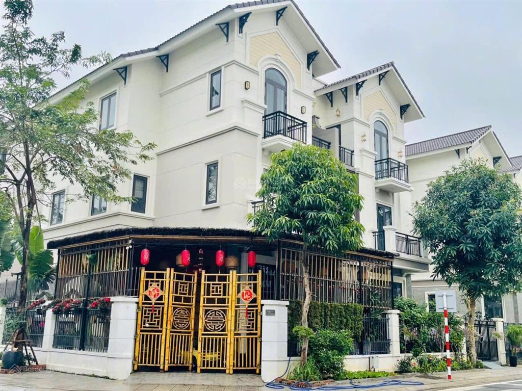 Biệt thự song lập 135m2 chỉ 9,4 tỷ (bao thuế phí)  cách hồ tây 15 phút di chuyển