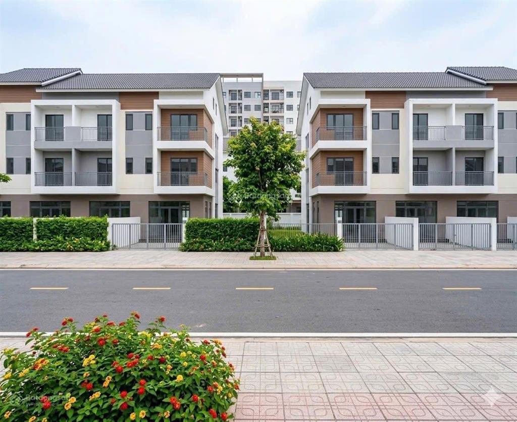 Giá sập sàn shophouse 120m2 chỉ 65.83 triệu/m2 cả nhà & đất