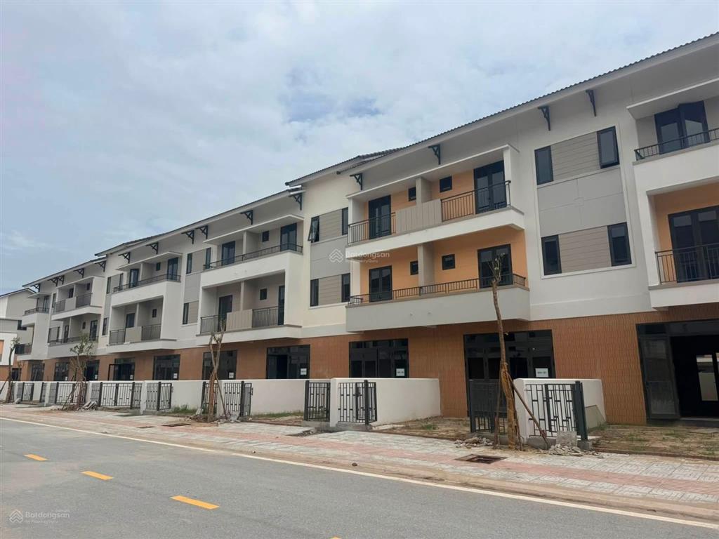 Giá sập sàn shophouse 120m2 chỉ 65.83 triệu/m2 cả nhà & đất