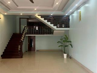 Cho thuê nhà 3 tầng chợ trung tâm thuận thành, 102m²/sàn, mặt tiền 5m, đường 8m, giá 20 tr/tháng