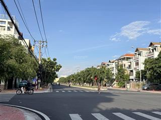 Bán nhà 4 tầng 1 đời chủ dt 8x20m đường trần thị ngôi kdc cao lỗ, sát tttm parc mall