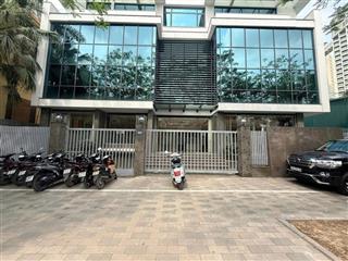 Cho thuê tòa nhà mặt phố lạc long quân tây hồ 450m2 x 6t, mt 28m