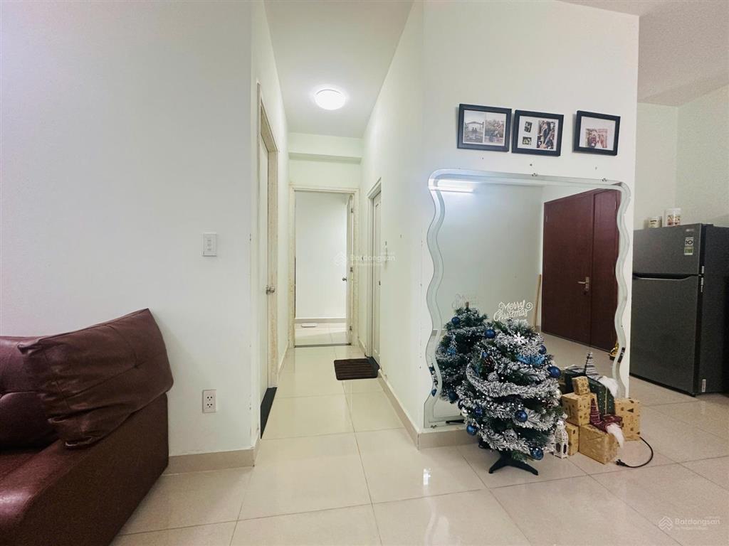 Bán căn 2pn 2wc diện tích 73m2 nhà mới đẹp sạch sẽ sẵn nội thất , view hồ bơi thoáng mát